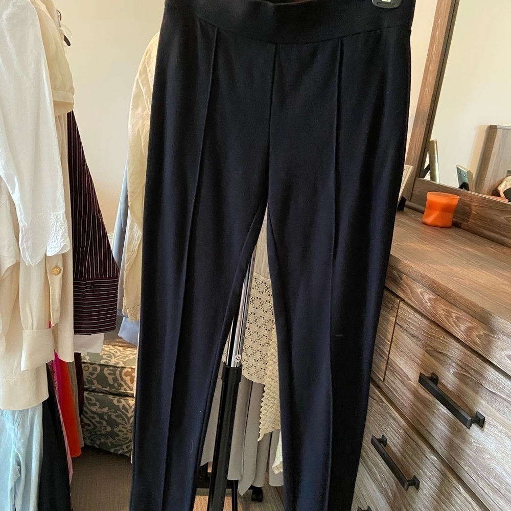 Cache size 4 black leggings with seam down front- also has slit on ankle - Picture 1 of 6